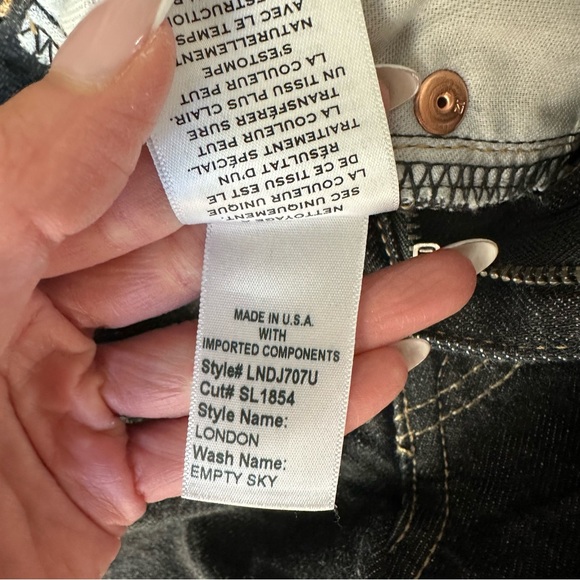 SLVRLAKE London Jeans in Empty Sky, Size 25 - Picture 9 of 9